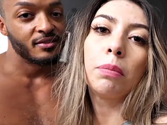 Babe sucks off bisexual cock in interracial trio