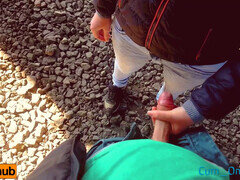 Cumizás, Szabadban, Nyilvános