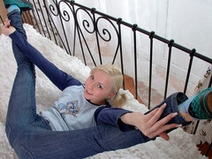 Amatööri, Blondi, Itsetyydytys, Luonnolliset tissit, Lyhyt tukka, Teini, Tissit, Lelut