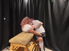 Stora tuttar, Avsugning, Brittisk, Hemmagjord, Mamma, Skolflicka, Trekant, Uniform