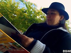 Hatalmas hátsó, Tekintélyes didik, Gesztenyebarna, Kugár, Érett feleség, Természetes mellek, Nuni, Mostoha