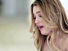 Blond, Bruinharig, Lesbisch, Masturbatie, Pornster, Roodharige vrouw, Tiener, Trio