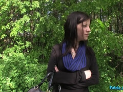 Avsugning, Otrohet, Långt ner i halsen, Handjobb, Utomhus, Pov, Offentlig, Tonåring