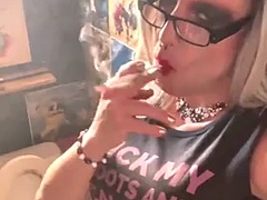 Bella, Stivali, Crossdresser, Fetish, Punto di vista pov, Donna con pene, Fumando   smoking, Solo