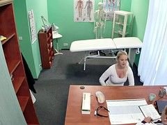 Blondynka, Podglądacz