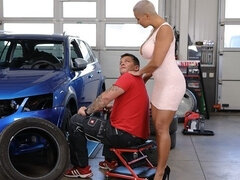 Blondýna, Fetiš, Hd, Milf žcbp, Prsa v akci