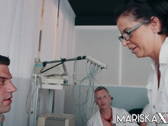 Avsugning, Doktor, Gangbang, Hardcore, Milf, Kontor, Rakad, Stockings