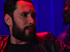 Tussi, Sadomasochismus, Würgen, Gruppensex, Lingerie, Schlampe, Hintern versohlen, Titten