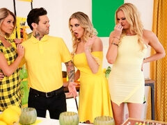 Blondi, Ryhmä, Karvainen, Suudella, Selkäsauna, Itsetyydytys, Laiha, Strippaus