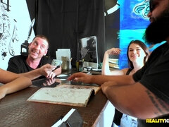 Блондинки, Минет, Семяизвержение, Сперма на лице, Деньги, Крошечные, Пирсинг