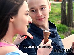 Bruinharig, Gevangen, Oudere vrouw, Rijpe lesbienne