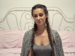 Bak kulissene, Blond, Brunette, Lesbisk, Mamma