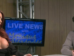 Presentadora de noticias Monique Alexander follando en vivo y en directo