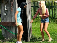 Csókolózás, Leszbikus, Nyalás, Maszti, Szabadban, Nuni, Sztrippelés, Begyek