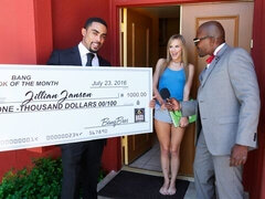 Traseiro, Negroa, Loiroa, Punheta, Hardcore, Sexo grupal em 3 com 2 mulheres e um homem, Adolescente, Sexo grupal a três