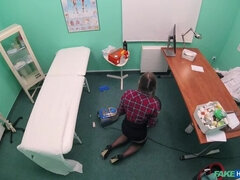 Amateur, Médico, Lamidas, Masturbación, Oficina, Pov, Uniforme, Voyeur