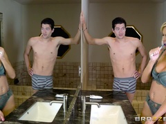 Velike joške, Blondinka, Fafanje, Varanje, Par, Prvoosebno snemanje seksa, Resničnost