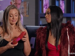 Минет, Глубокая глотка, Член, Пальцем, Межрасовый секс, Лизание, Киски, Наездница