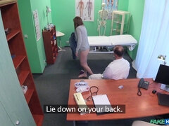 Amatör, Röv slick, Avsugning, Creampie, Doktor, Tajt, Uniform, Voyeur