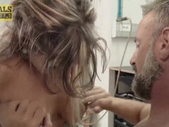 Красотки, Большой член, Большие сиськи, Минет, Доминирование, Унижение, Милф, Сиськи