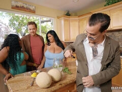 Χοντρή γυναίκα, Μεγάλος κώλος, Μεγάλα βυζιά, Μελαχροινή, Μαύρος, Λατίνα, Φυσικά βυζιά, Παιχνίδια