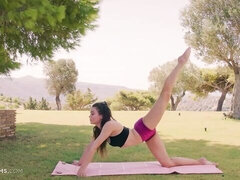 18, 아마추어, 큰 엉덩이, 큰 가슴, 핑거링, 수음, 스트리핑, 청소년