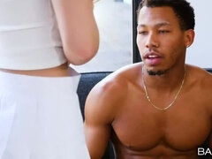 Svart, Blond, Kukk suging, Bakfra, Raseblandet, Naturlige bryster, Kort hår, Dasking