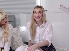 Blasen, Aufs gesicht abspritzen, Nippel, Orgasmus, Zierlich, Dürr, Ablutschen, Uniform