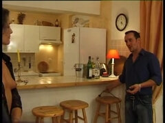 Beauté, Sucer une bite, Brunette brune, Mignonne, Français, Mamelons, Nénés, Rétro ancien