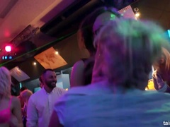 Obciąganie, Brunetka, Wielorasowy, Lizanie, Cipka, Uczennica, Swingers, Mokry