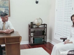 Amatorka, Duży tyłek, Brunetka, Masturbacja, Krótkie włosy, Chudy, Solo, Odpędzanie