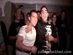 Braunhaarige, Hochschule, Gruppensex, Hardcore, Lesbisch, Party, Titten, Spanner