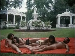 Анальный секс, Большие сиськи, Минет, Брюнетки, Сперма на лице, Волосатые, Индианки, Оргии