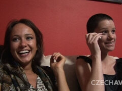 Amatør, Kukk suging, Brunette, Briller, Hjemmelaget, Kyssing, Milf, Orgie