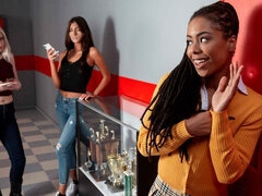 Черные, Минет, Брюнетки, Волосатые, Школьница, Тощие, Молоденькие, Сиськи