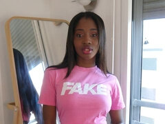 Gros cul, Gros seins, Noire, Sucer une bite, En levrette, Branlette thaïlandaise, Interracial, Adolescente