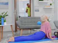 Pijpbeurt, Tsjechisch, Tiener, Tieten likken