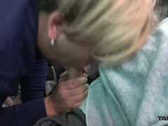 Amatorka, Duży tyłek, Obciąganie, Puszysta, Czeski, Głebokie gardło, Mamuśka, Publiczny