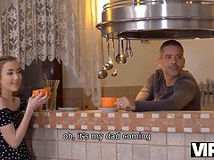 Blondine, Pik sutte, Far, Hd, Slikning, Mager, Tatovering, Teenager