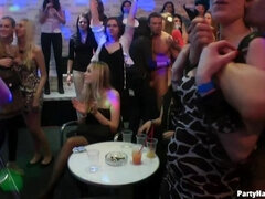 Brunetka, V oblečení, Žena, Skupina, Honění, Podpätky, Saténové, Kozičky