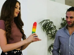 큰 음경, 오랄섹스, 다른 인종간의, 자연의 가슴, 면도된, 빼빼한, 청소년, 장난감들