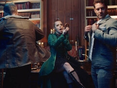 얼굴에, 하드코어, 키스, 사무실, 여배우, 짧은 머리, 엉덩이 때리기, 젖가슴