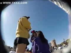 Азиатки, Японки, На публике