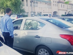 Pik sutte, Bil, Give finger, Slikning, Kontor, Udendørs, Realitet, Bryster