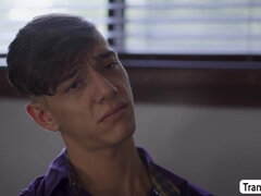 Stora tuttar, Avsugning, Långt ner i halsen, Ladyboy, Latina, Slick, Fitta, Shemale