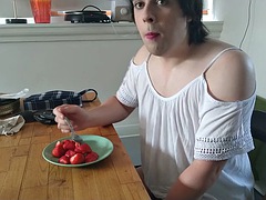 Ill cum on strawberries and eat them