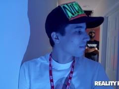 아마추어, 금발의, 사정 샷, 힐, 보지, 짧은 머리, 엉덩이 때리기, 문신