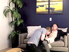 Syväkurkku, Homo, Anus nuolentaa