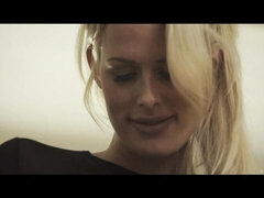 엉덩이, 큰 엉덩이, 금발의, 오랄섹스, 도기스타일, 스트리핑, 청소년, 젖가슴