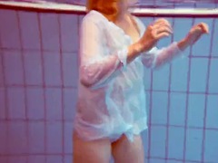 Tyttö, Isot tissit, Bikinit, Uima allas, Julkinen, Venäläinen, Teini, Tissit